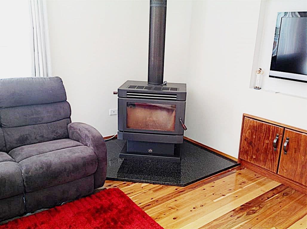 16 Bundara Crescent, Tumut - Thumbnail 7