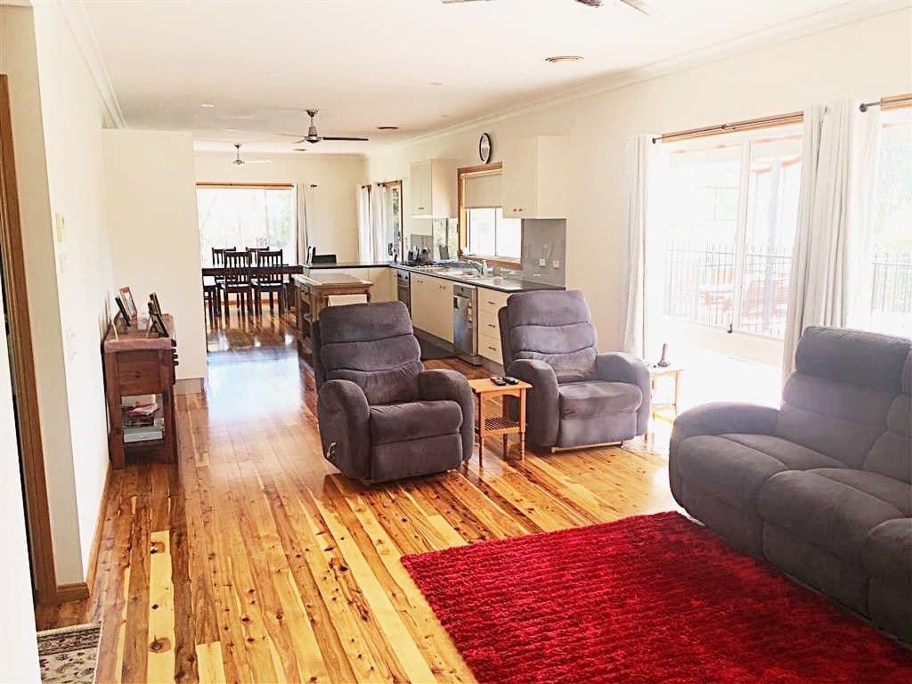 16 Bundara Crescent, Tumut - Thumbnail 8