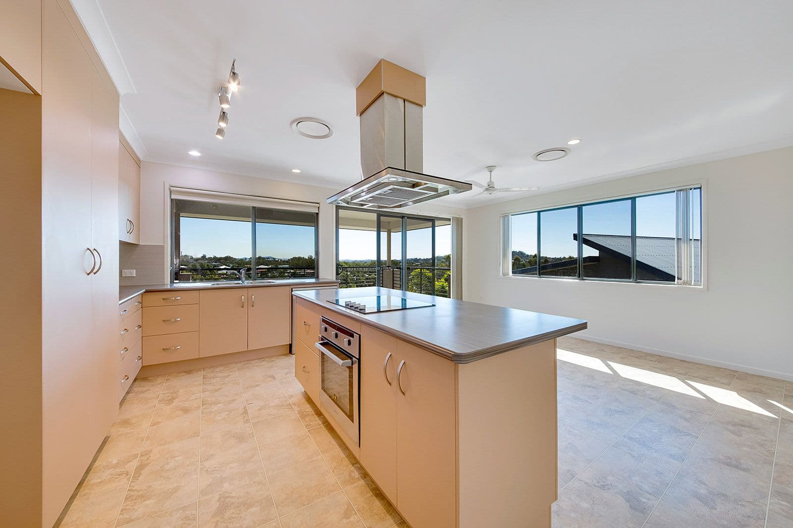 6 Koowin Drive, Kirkwood QLD 4680, Kirkwood - Thumbnail 2