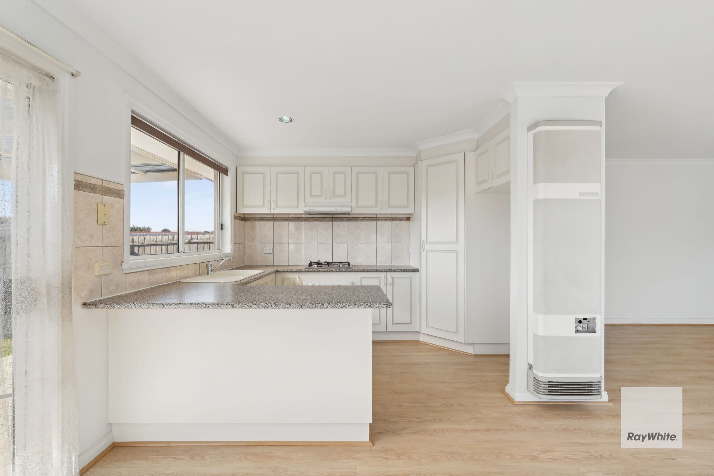 11 Charles Court, Sydenham VIC 3037, Sydenham - Thumbnail 2