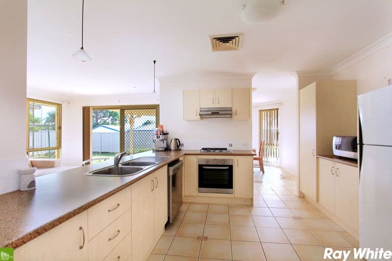 17 Lord Howe Avenue, SHELL COVE NSW 2529, Shell Cove - Thumbnail 2