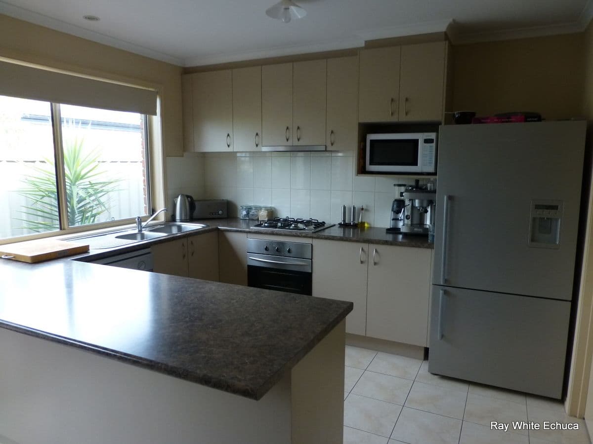 45 Declan Way, ECHUCA VIC 3564, Echuca - Thumbnail 3