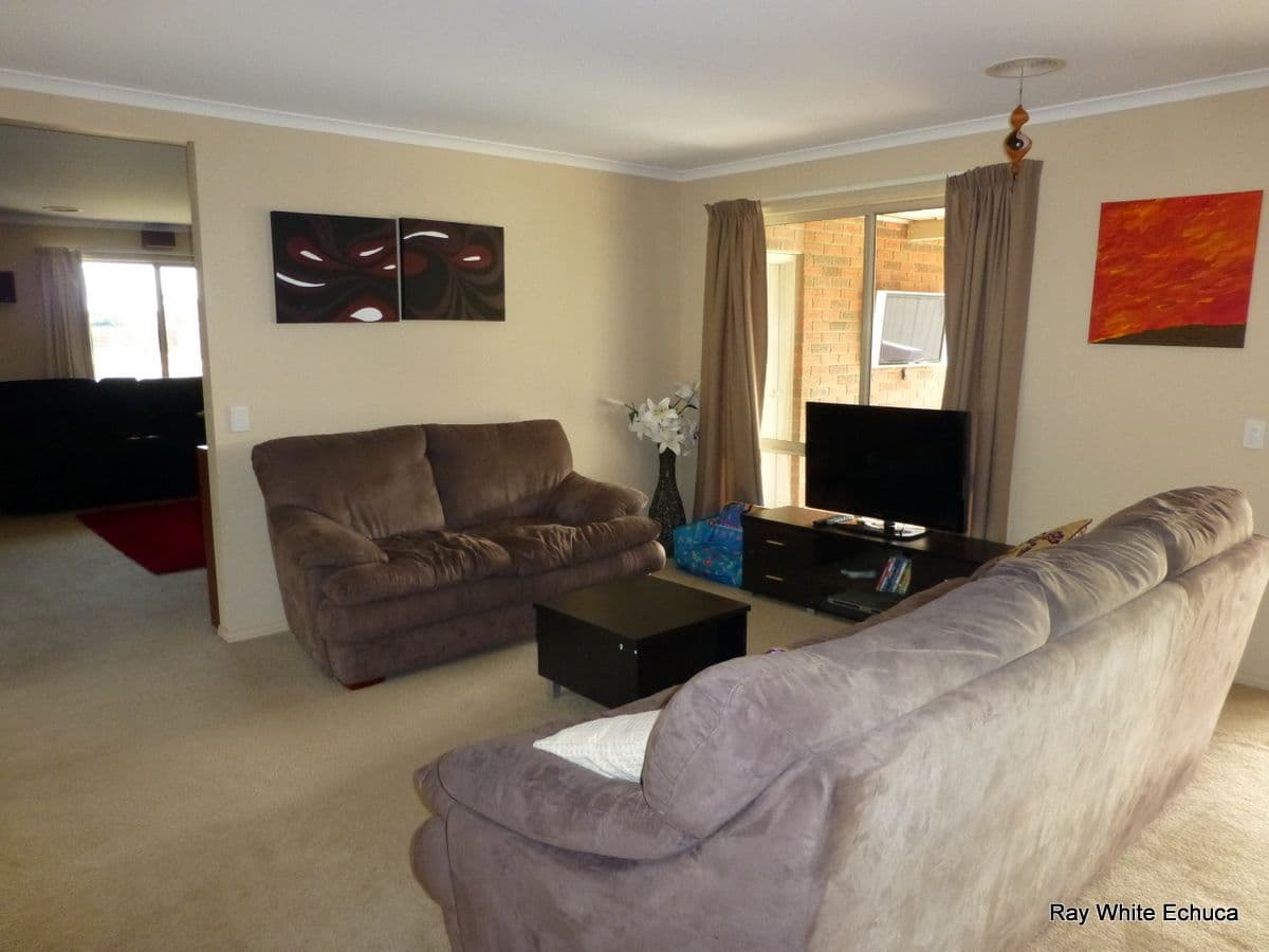 45 Declan Way, ECHUCA VIC 3564, Echuca - Thumbnail 5