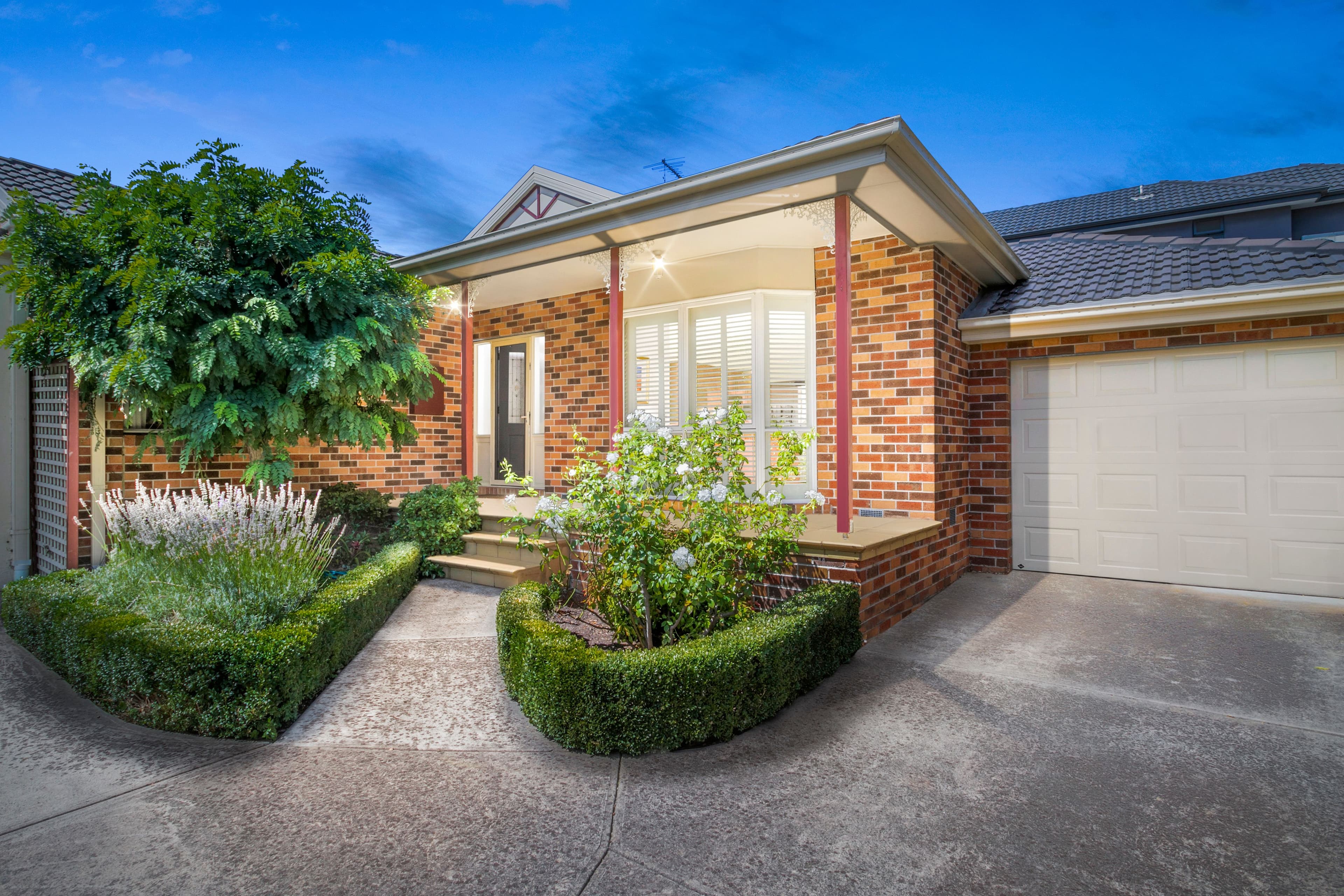 37 High Street, Casino - Image 1