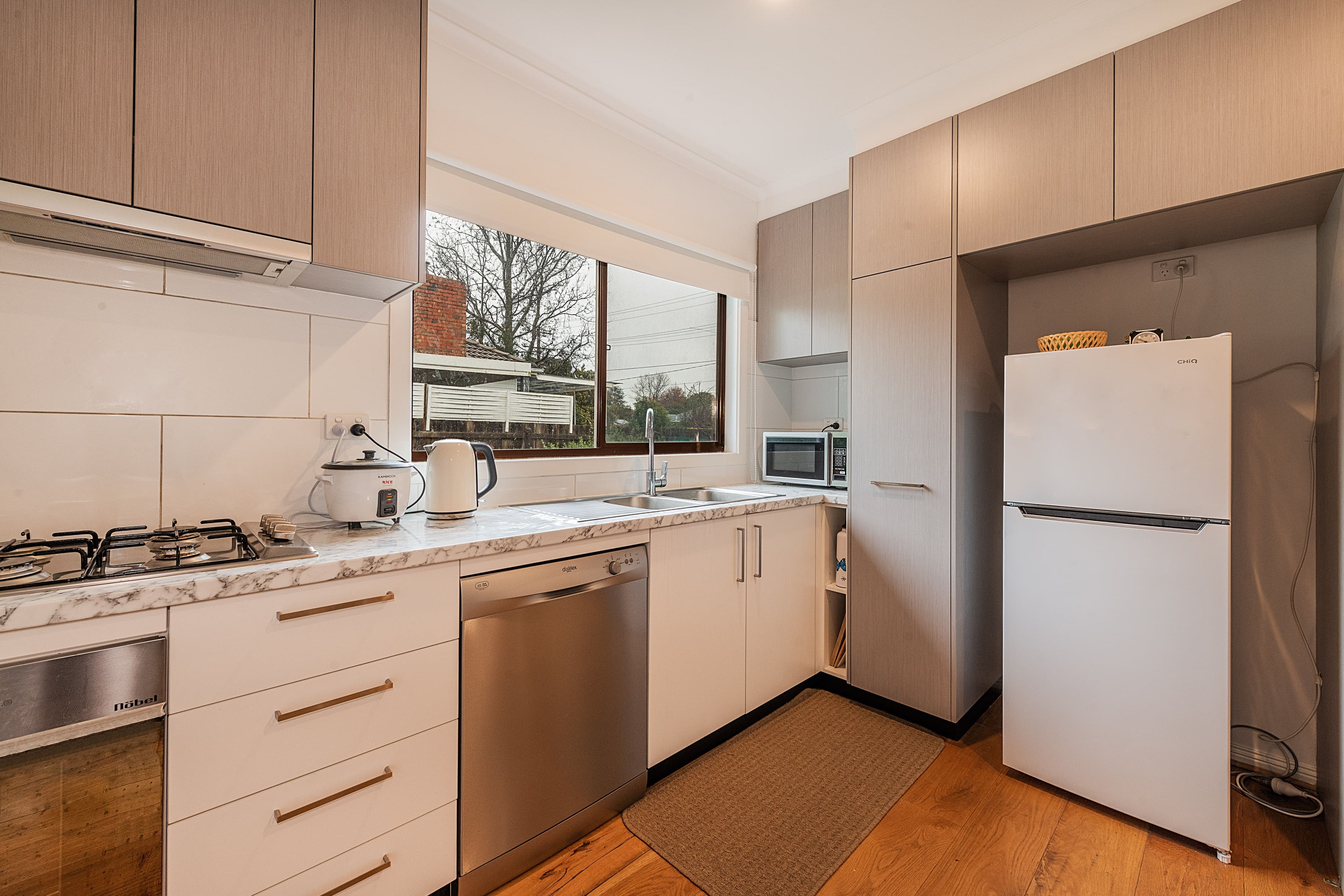 8 Derwent Drive, Bayswater VIC 3153, Bayswater - Thumbnail 2
