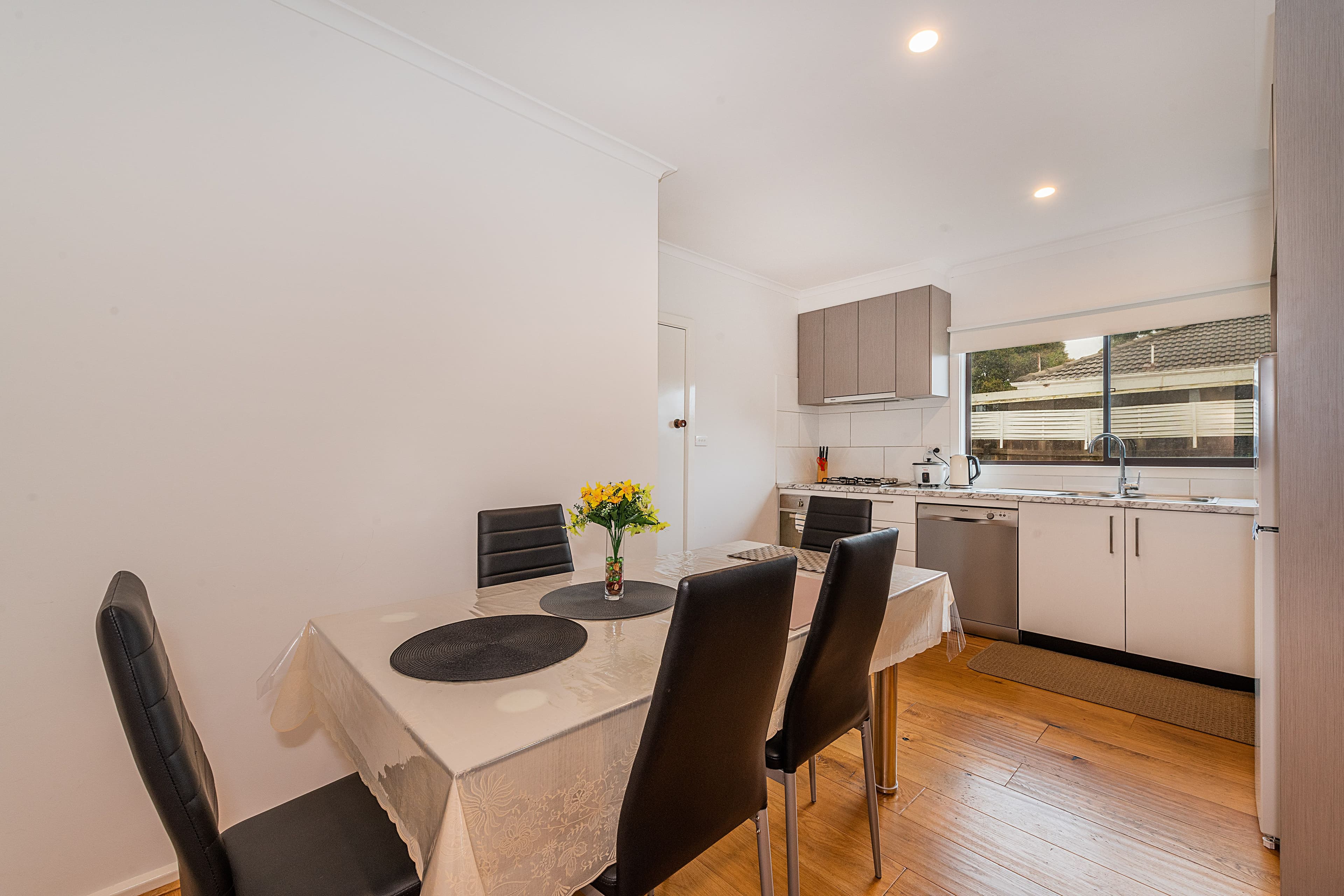 8 Derwent Drive, Bayswater VIC 3153, Bayswater - Thumbnail 3