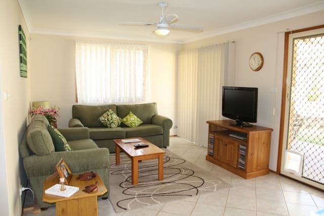 3 Titania Place, ROSEMEADOW NSW 2560, Rosemeadow - Thumbnail 2