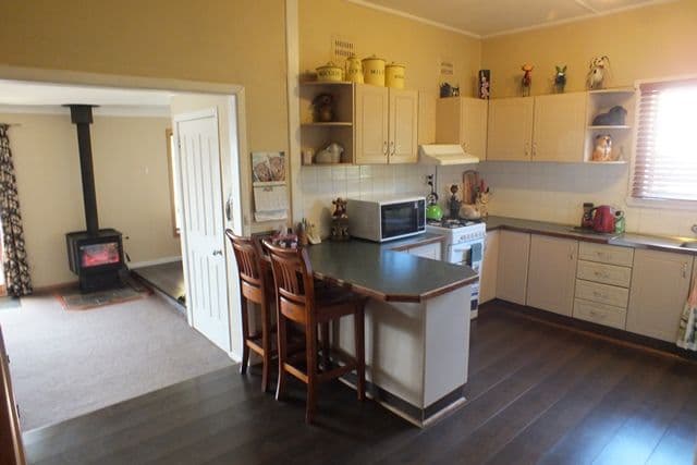 13 Jenolan Street, Oberon NSW 2787, Oberon - Thumbnail 2