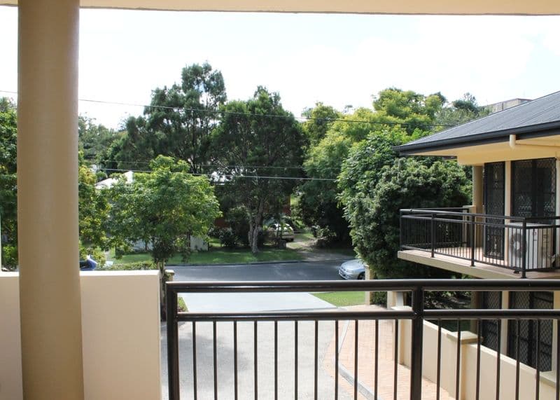 44 Broomfield Street, TARINGA QLD 4068, Taringa - Thumbnail 2