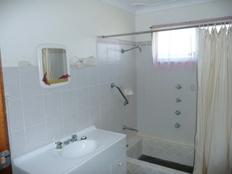 17 Koorana Avenue, GOROKAN NSW 2263, Gorokan - Thumbnail 4