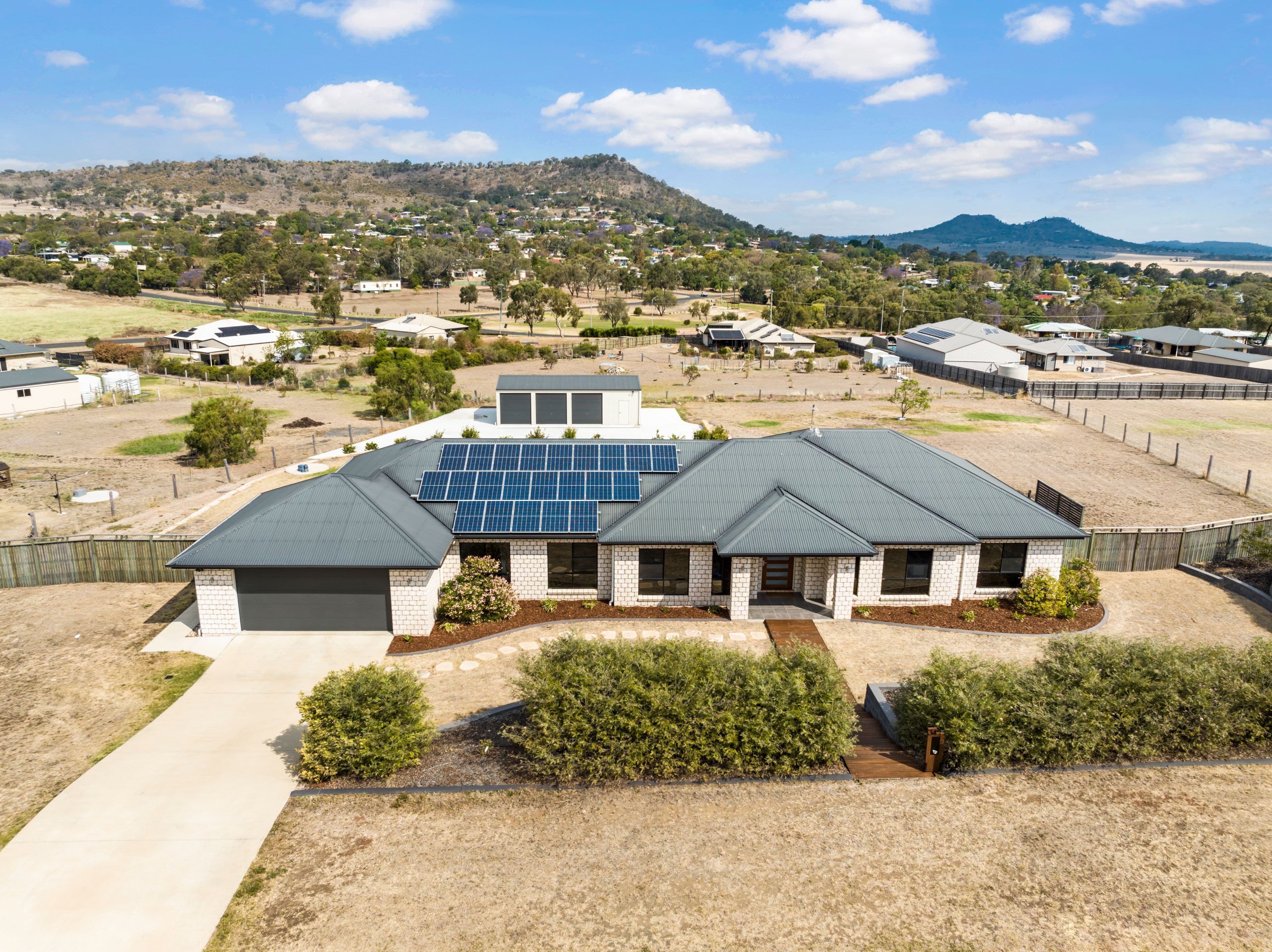 34 Sunshine Way, Kingsthorpe QLD 4400, Kingsthorpe - Thumbnail 2