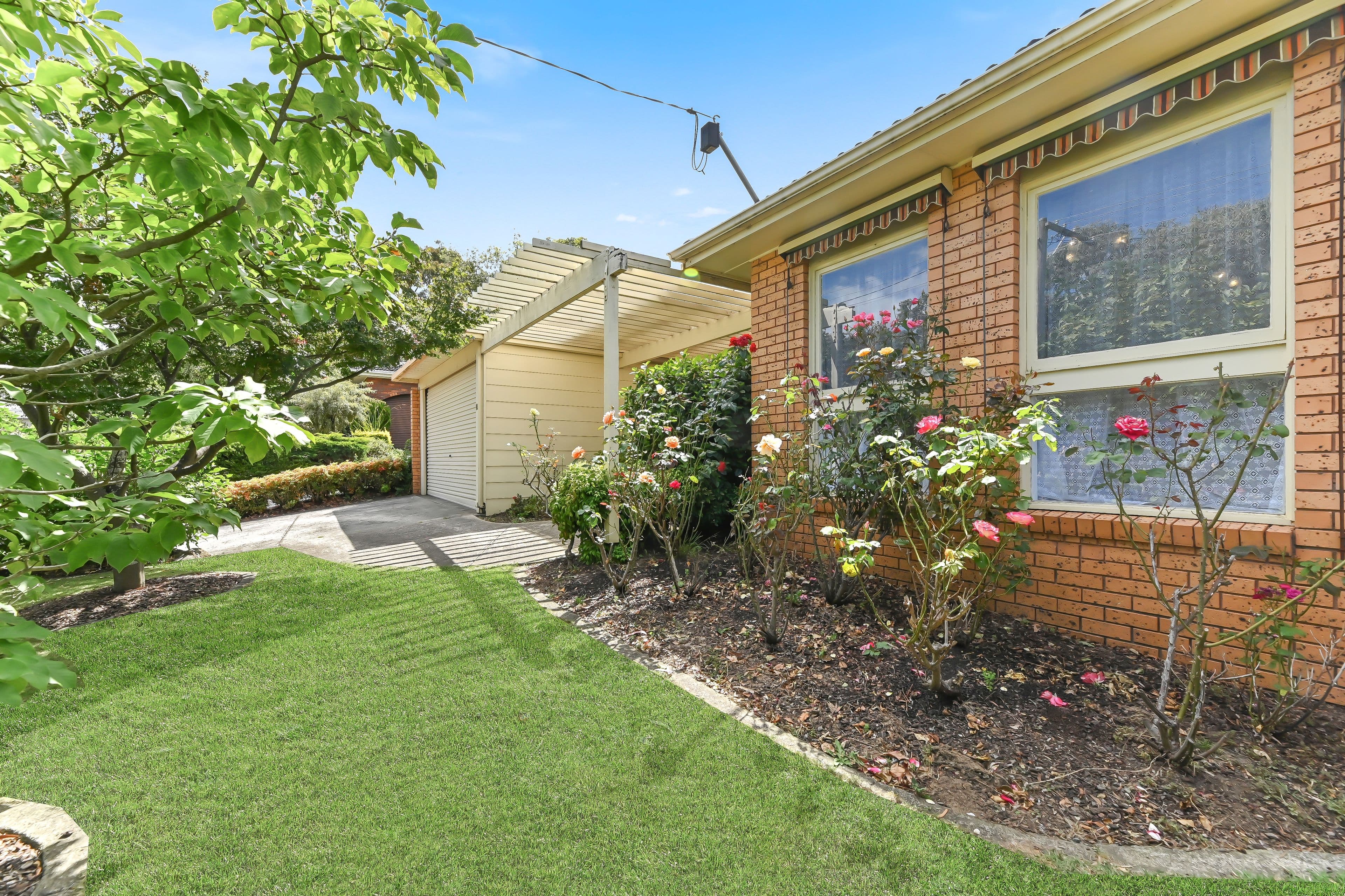 10 Watsons Road, Glen Waverley VIC 3150, Glen Waverley - Thumbnail 2