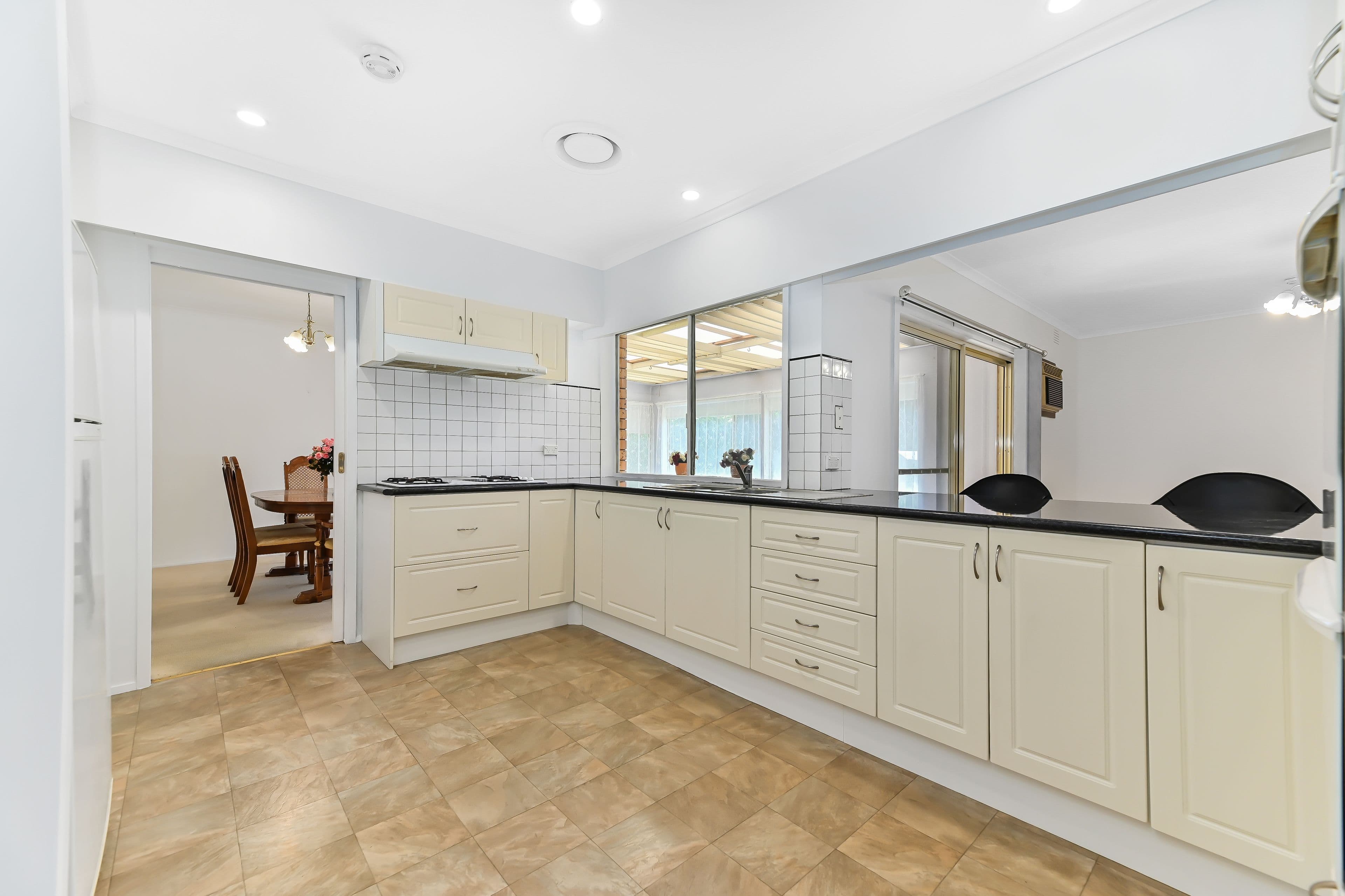10 Watsons Road, Glen Waverley VIC 3150, Glen Waverley - Thumbnail 7
