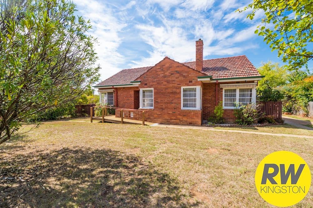 13 Throsby Crescent, Narrabundah ACT 2604, Narrabundah - Image 1