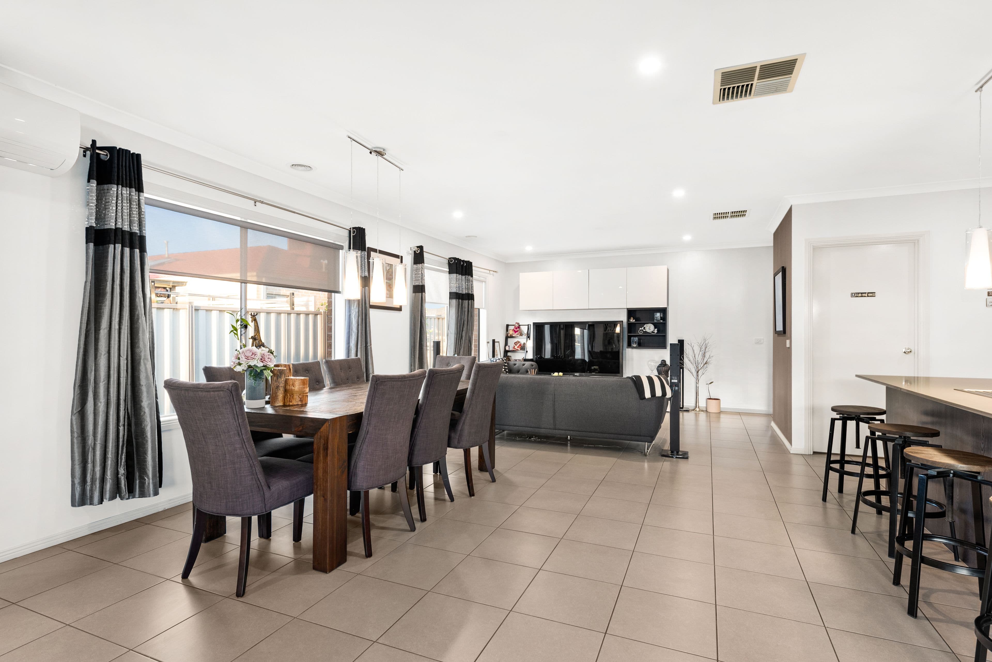 33 Warbler Street, Pakenham VIC 3810, Pakenham - Thumbnail 5