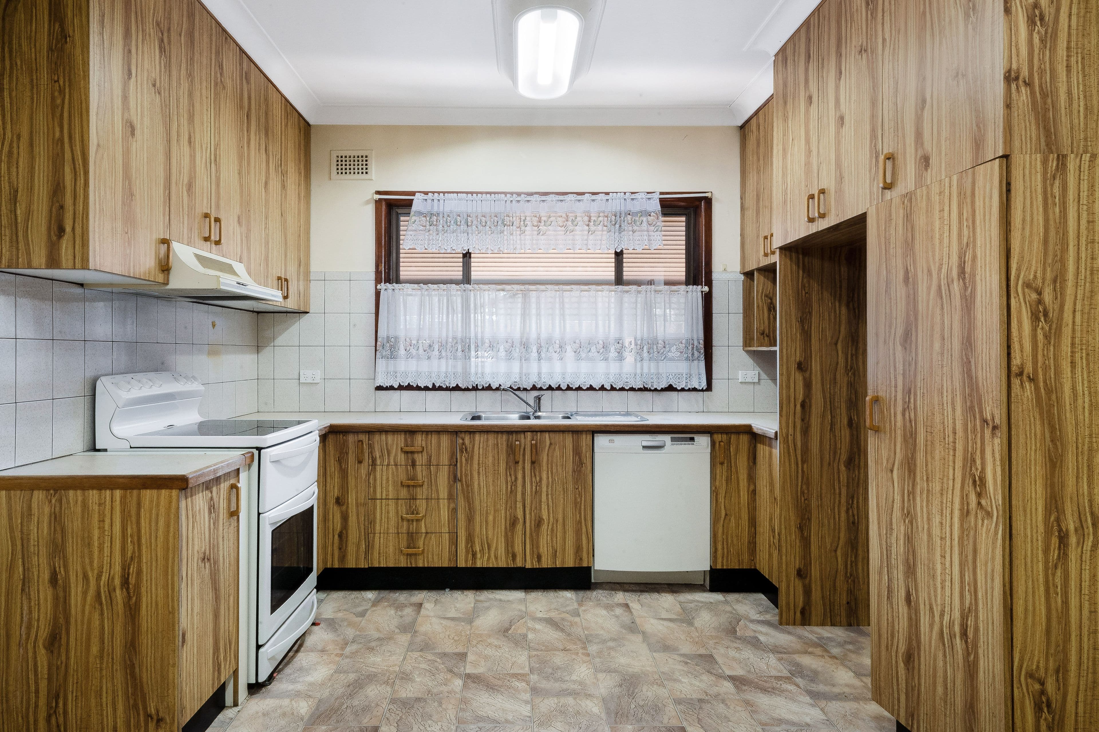 10 Vista Crescent, Chester Hill NSW 2162, Chester Hill - Thumbnail 4