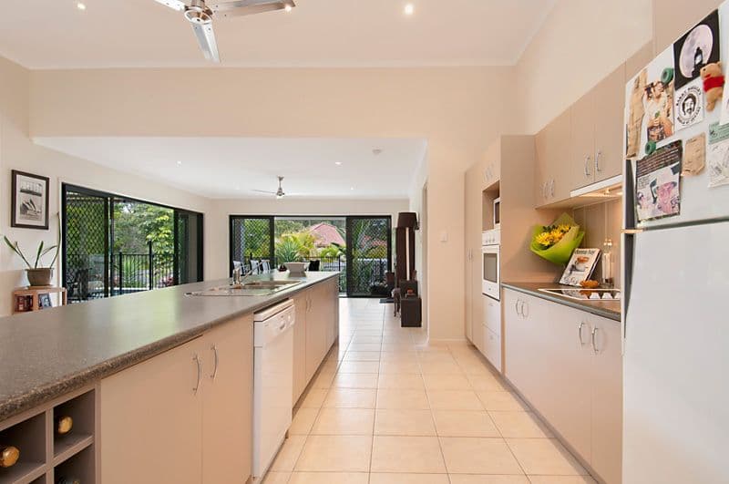 18 Tiverton Place, LANDSBOROUGH QLD 4550, Landsborough - Thumbnail 6