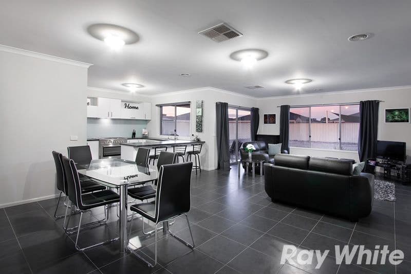127 Blue Horizons Way, PAKENHAM VIC 3810, Pakenham - Thumbnail 2