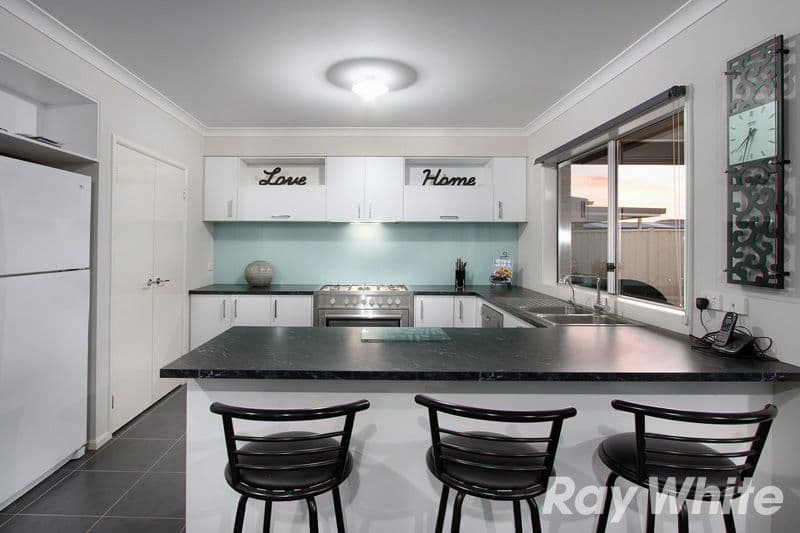 127 Blue Horizons Way, PAKENHAM VIC 3810, Pakenham - Thumbnail 3