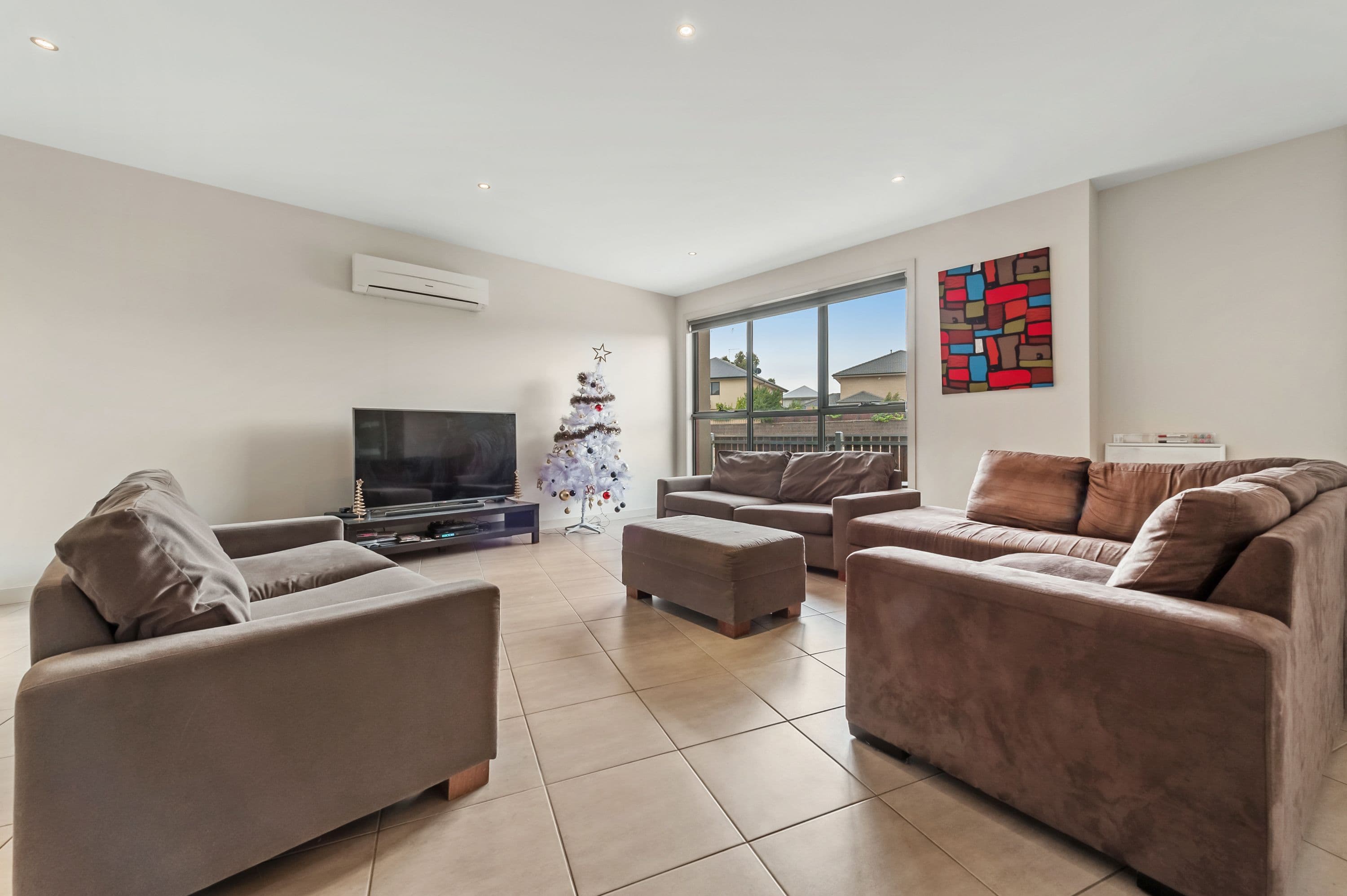 62 Commercial Road, Caroline Springs VIC 3023, Caroline Springs - Thumbnail 3
