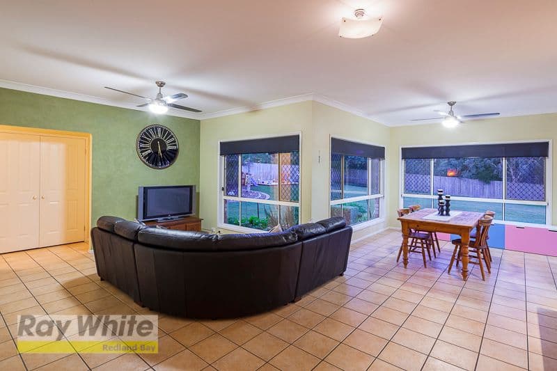 5 Malcomia Street, REDLAND BAY QLD 4165, Redland Bay - Thumbnail 2