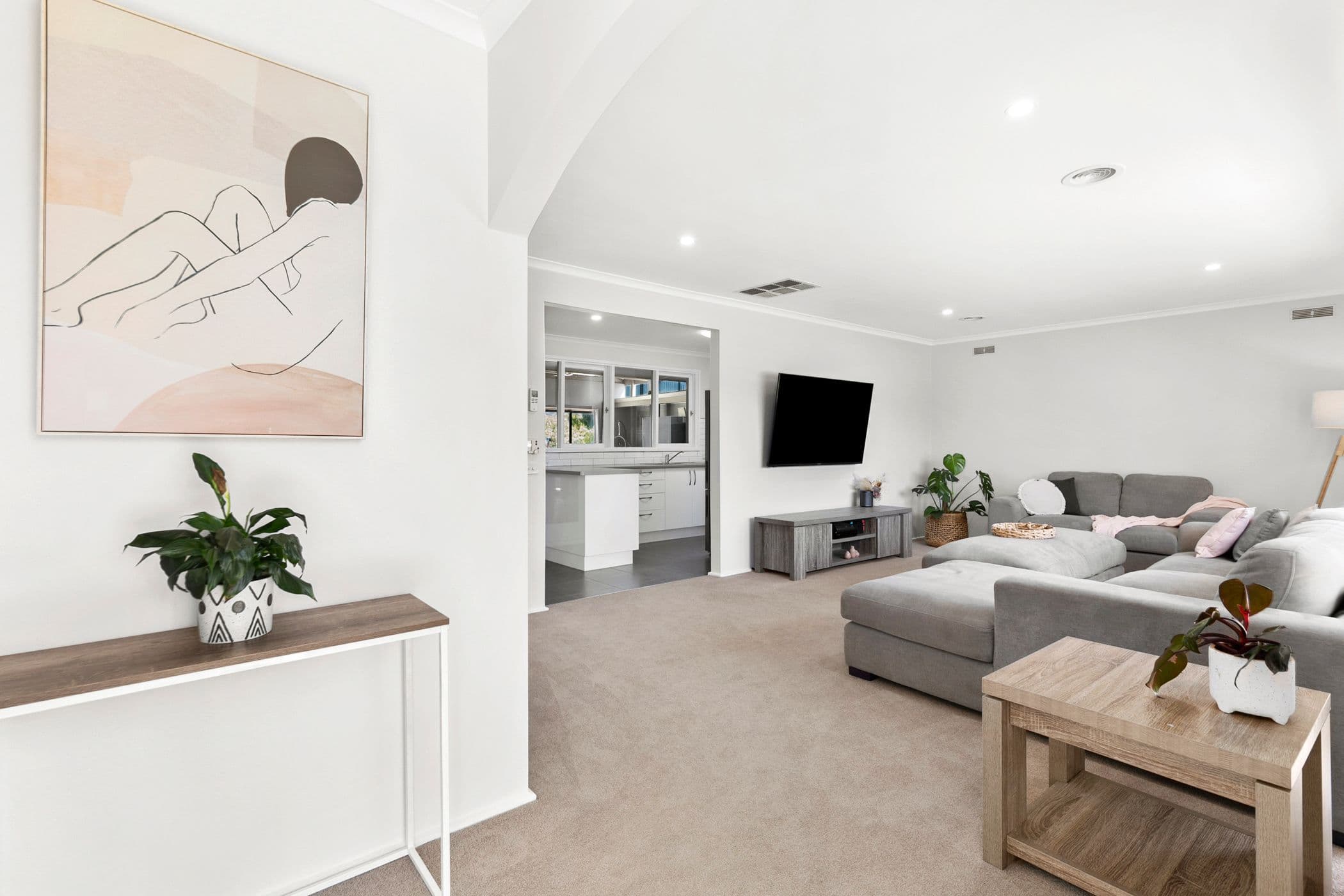 46 Churchill Avenue, Ararat VIC 3377, Ararat - Thumbnail 2