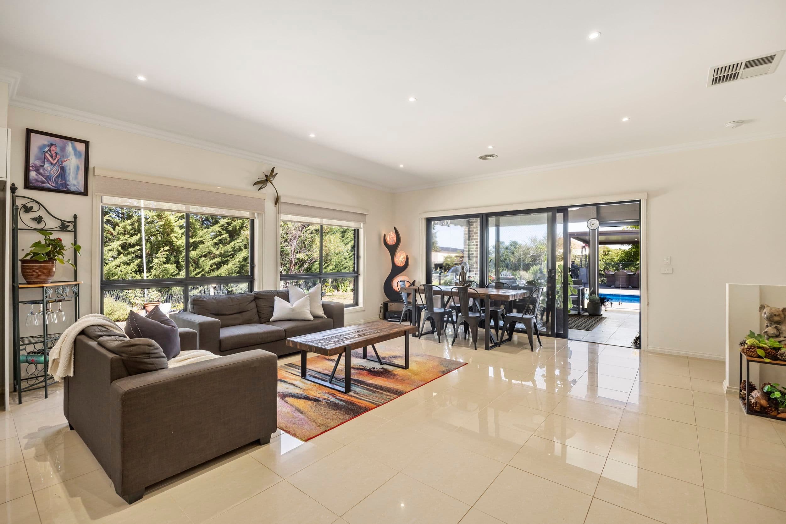 51 Highgrove Drive, Sunbury VIC 3429, Sunbury - Thumbnail 4