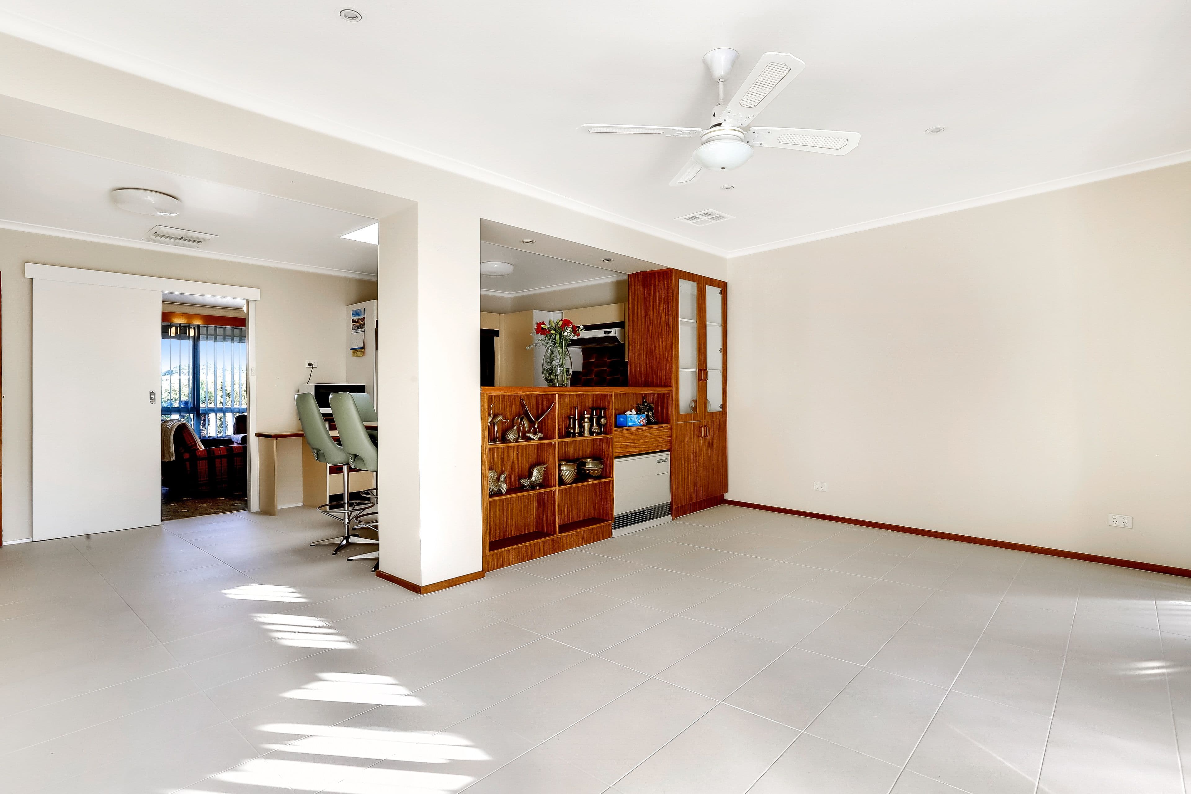 14 Lorraine Crescent, Jacana VIC 3047, Jacana - Thumbnail 2