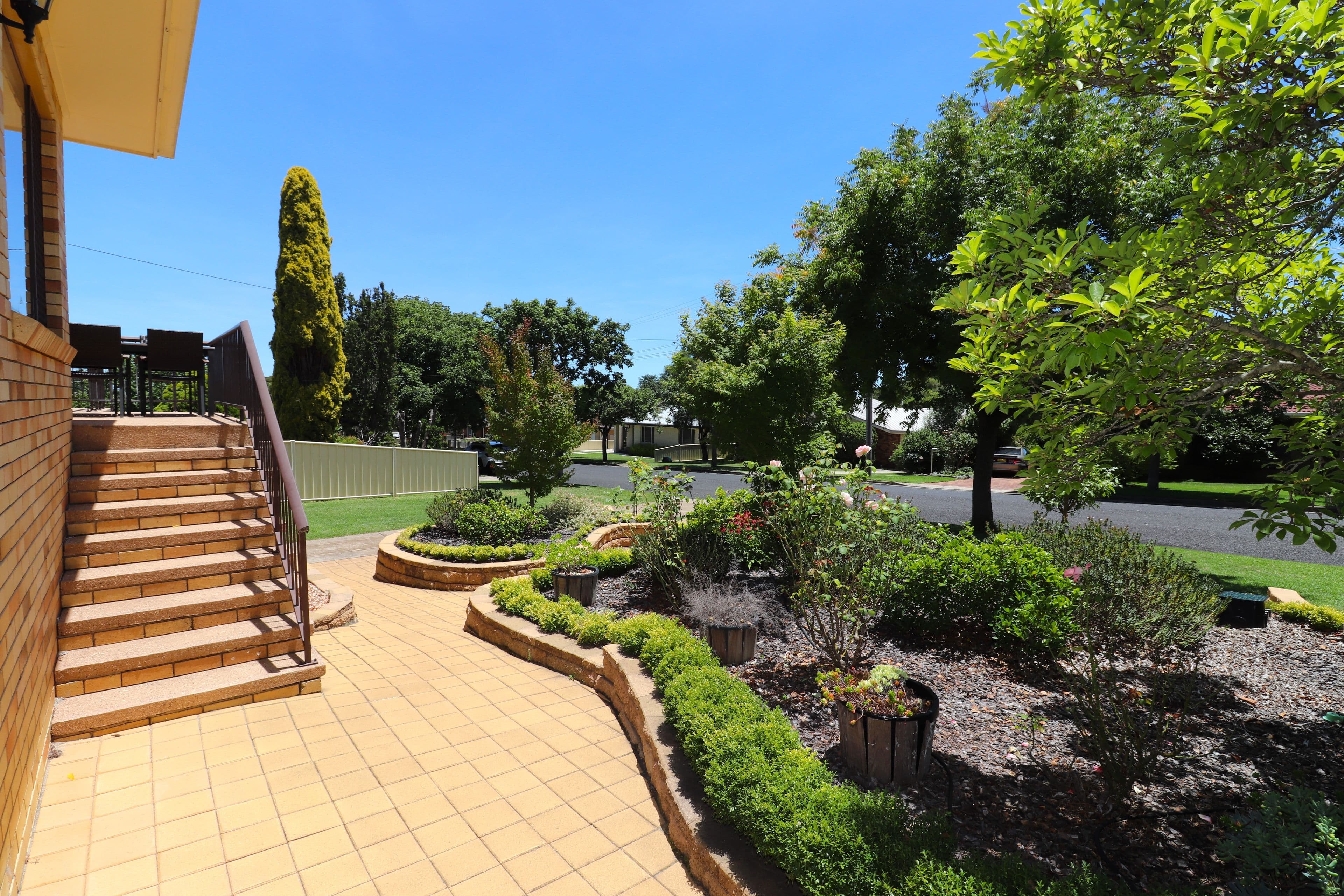 25 Lindsay Avenue, Glen Innes NSW 2370, Glen Innes - Thumbnail 2