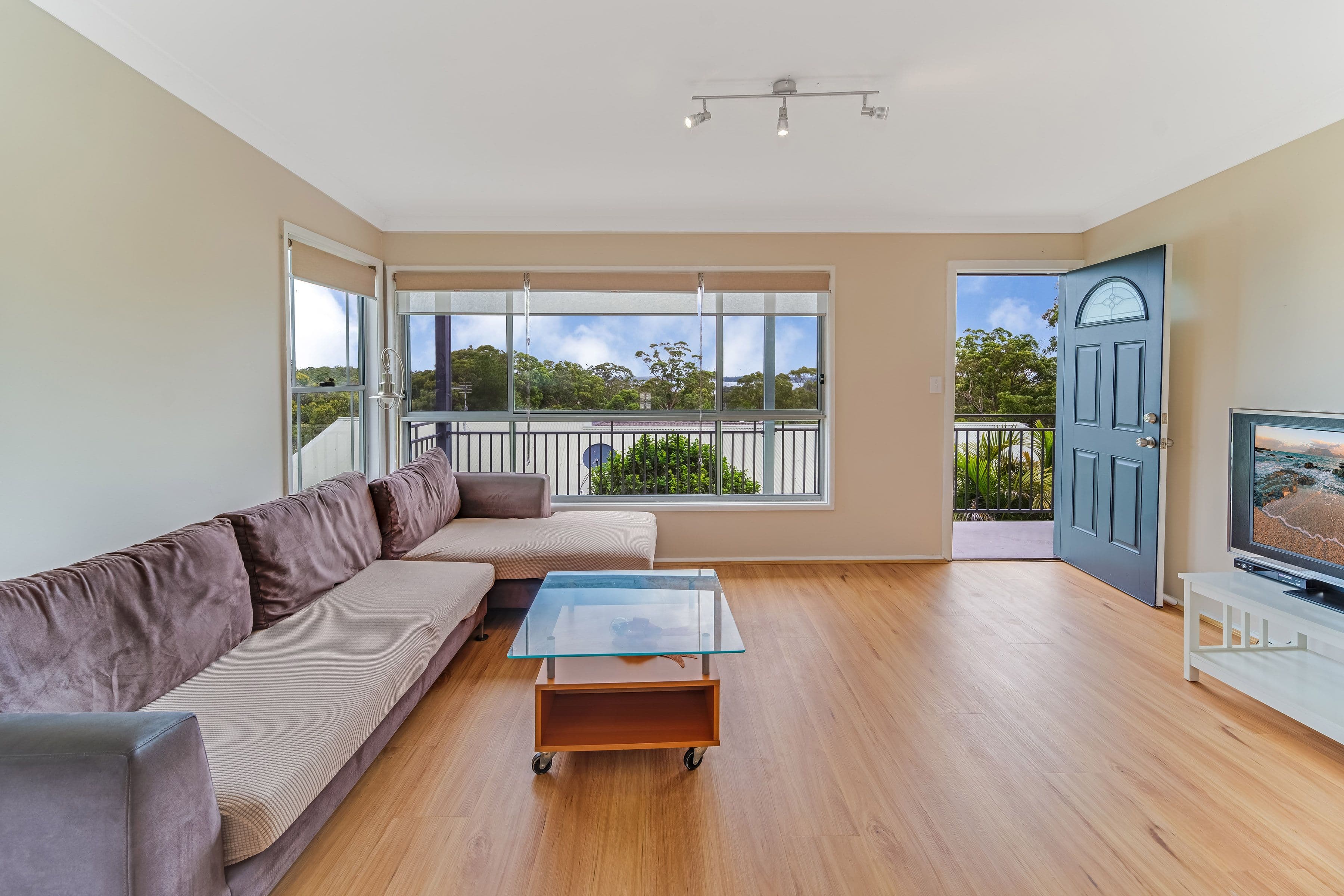 4 Hillcrest Road, Mirrabooka NSW 2264, Mirrabooka - Thumbnail 2