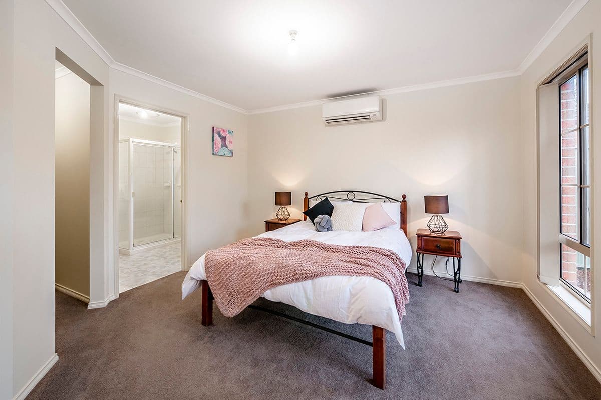 6 Greenock Crescent, Cranbourne East VIC 3977, Cranbourne East - Thumbnail 4