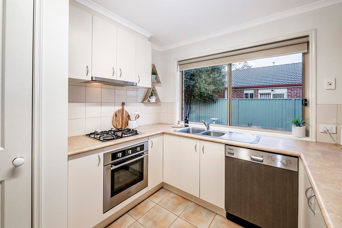 6 Greenock Crescent, Cranbourne East VIC 3977, Cranbourne East - Thumbnail 8
