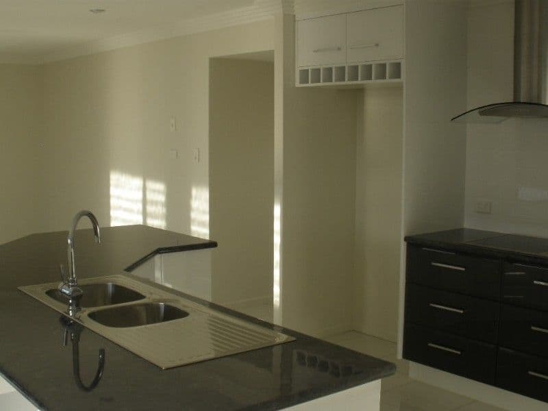 7 Laird Avenue, NORMAN GARDENS QLD 4701, Norman Gardens - Thumbnail 5