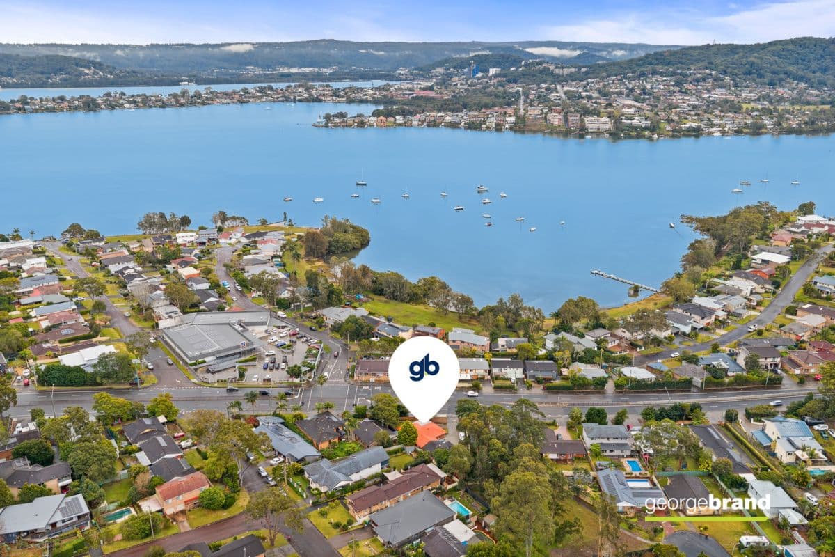 1/208 Avoca Drive, Green Point, NSW, Green Point - Image 1