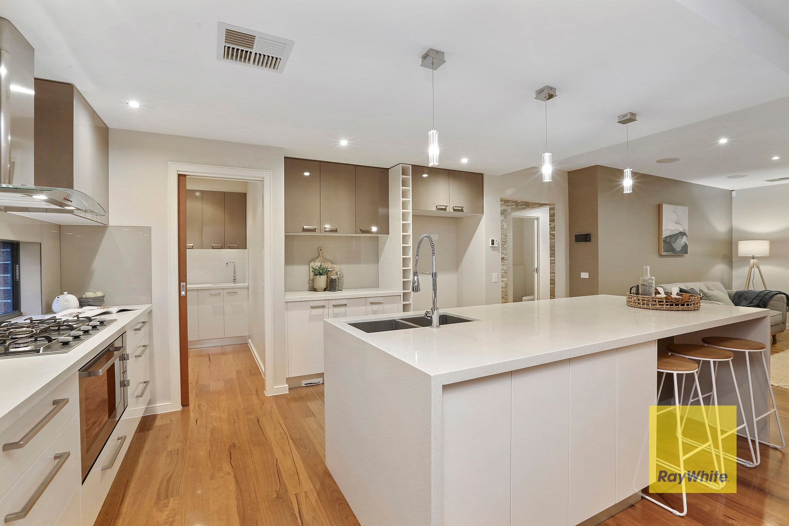 21 Swanbourne Avenue, Highton VIC 3216, Highton - Thumbnail 4