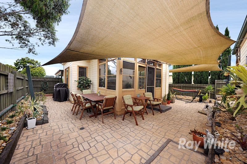 53 Jerildere Drive, BERWICK VIC 3806, Berwick - Thumbnail 3