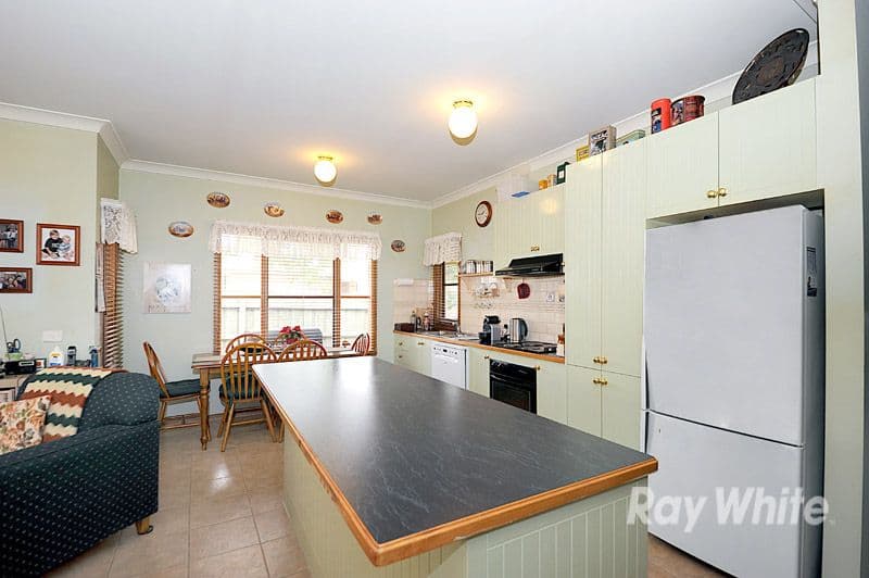 53 Jerildere Drive, BERWICK VIC 3806, Berwick - Thumbnail 5
