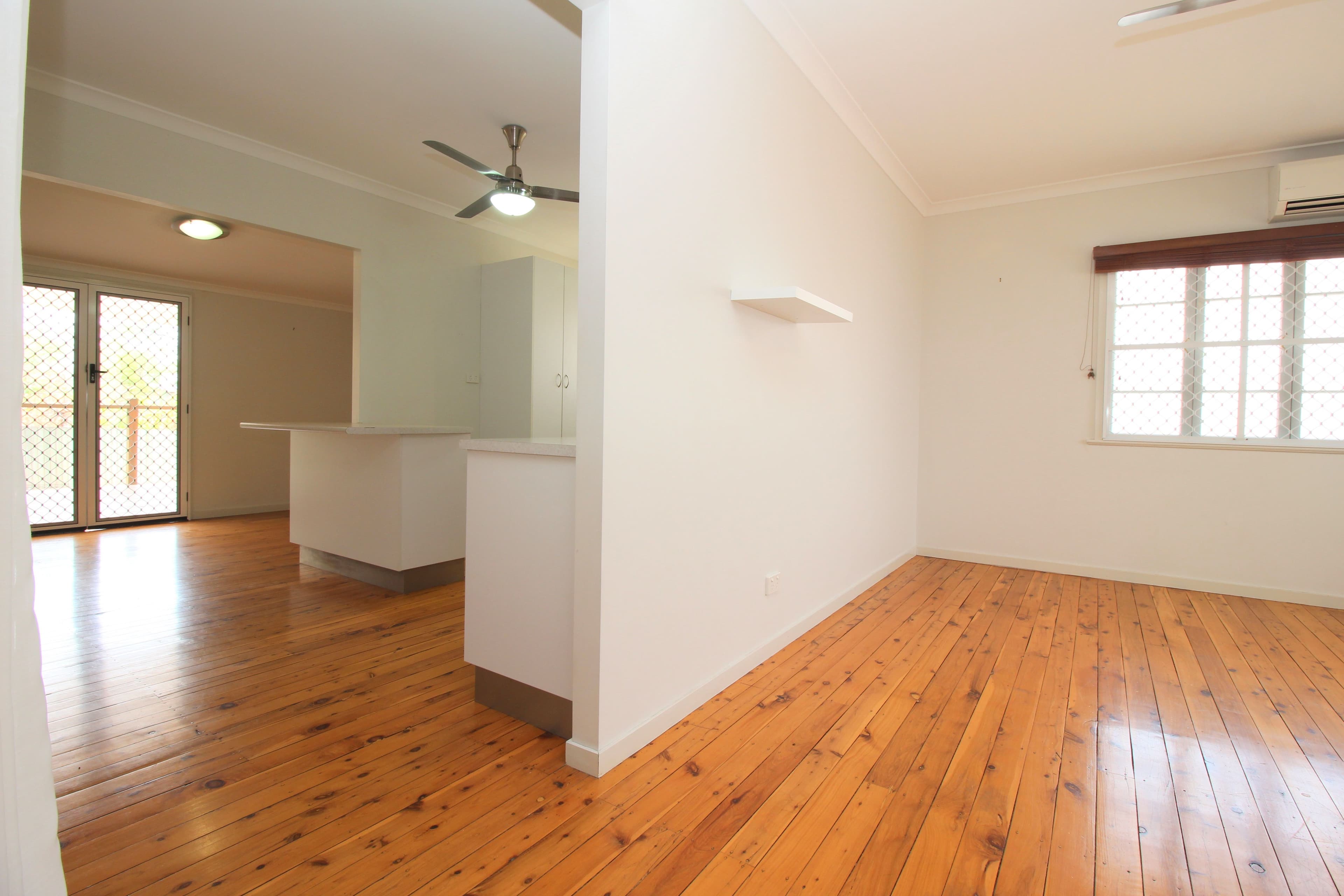 6 Edwards Place, Emerald QLD 4720, Emerald - Thumbnail 3
