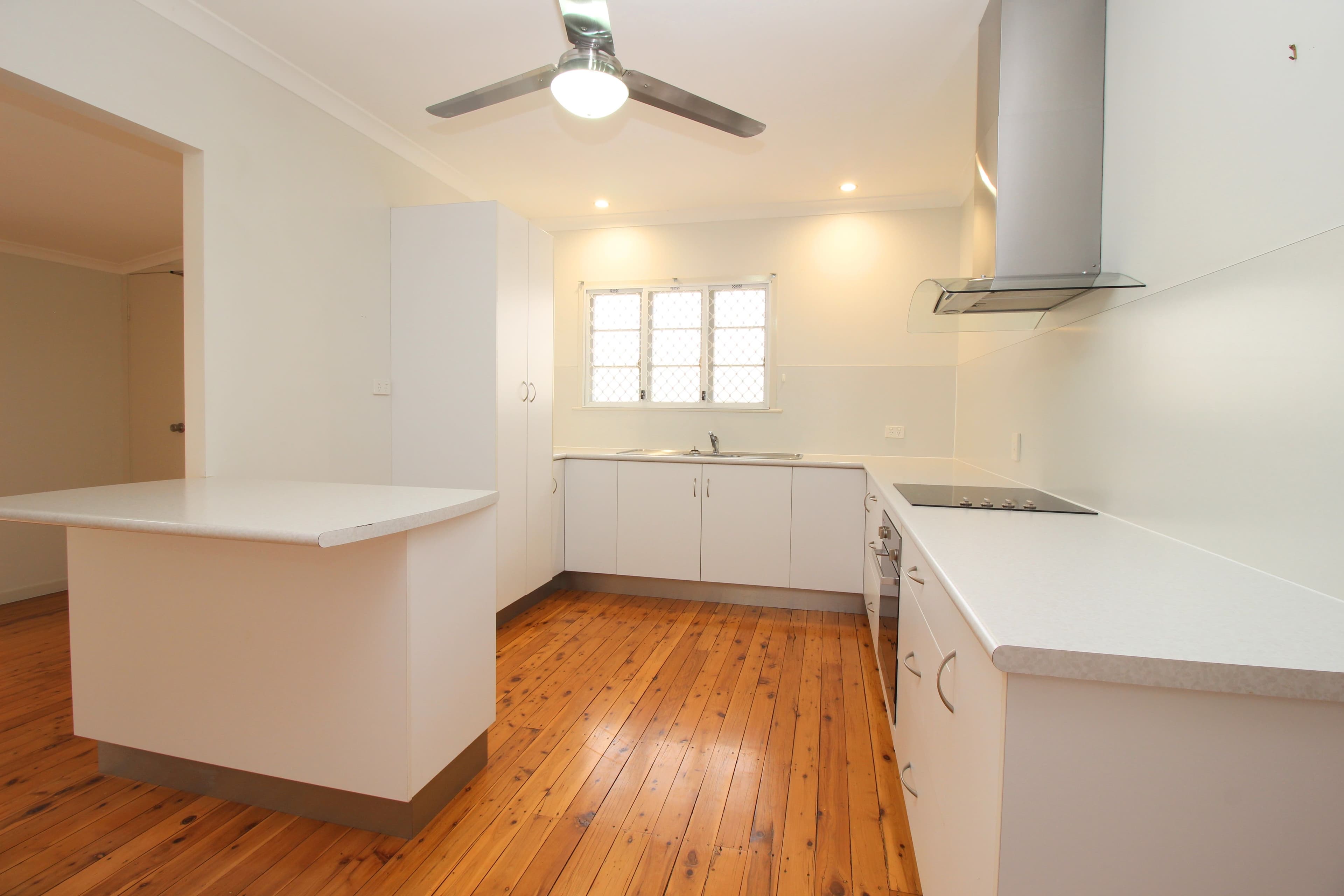 6 Edwards Place, Emerald QLD 4720, Emerald - Thumbnail 4