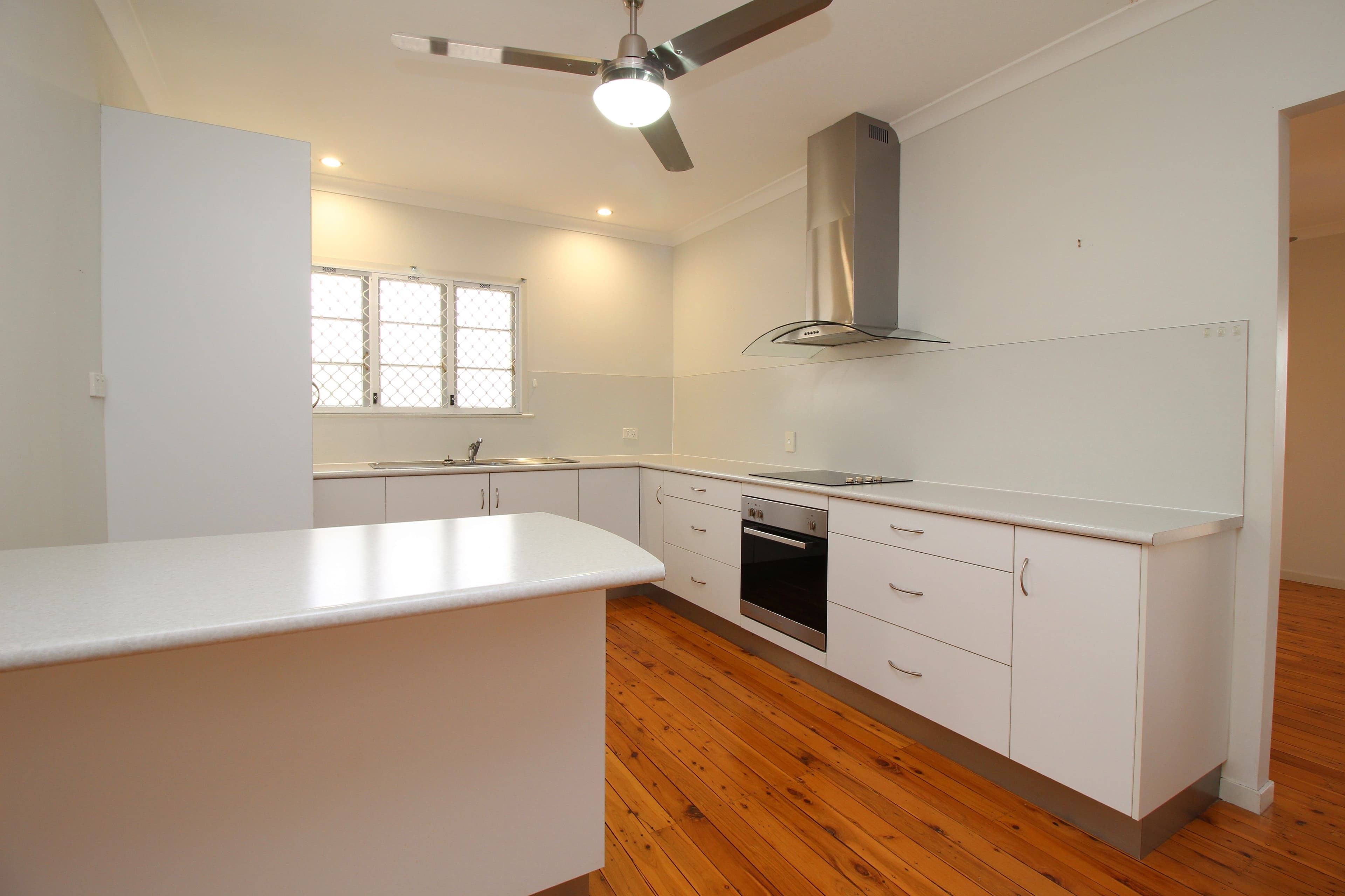 6 Edwards Place, Emerald QLD 4720, Emerald - Thumbnail 5