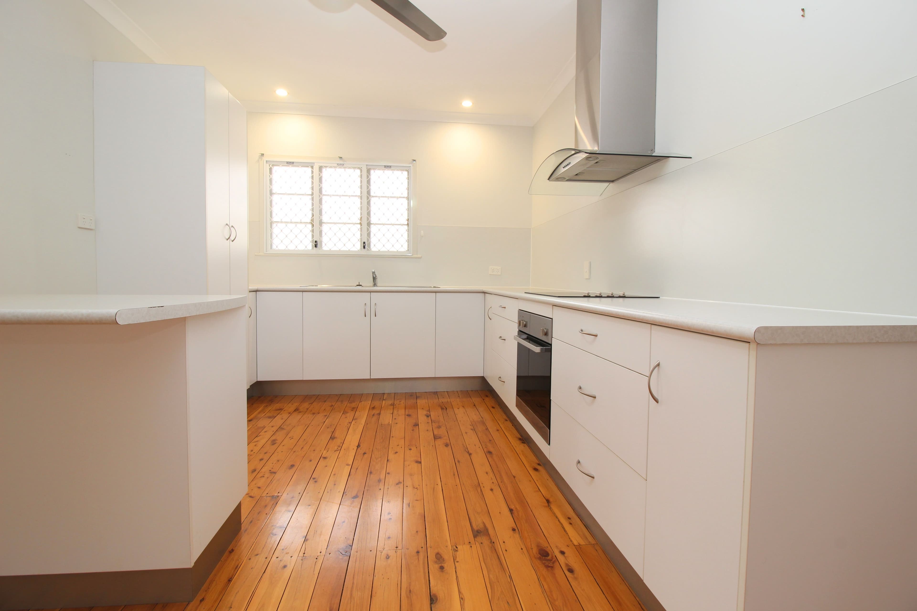 6 Edwards Place, Emerald QLD 4720, Emerald - Thumbnail 6
