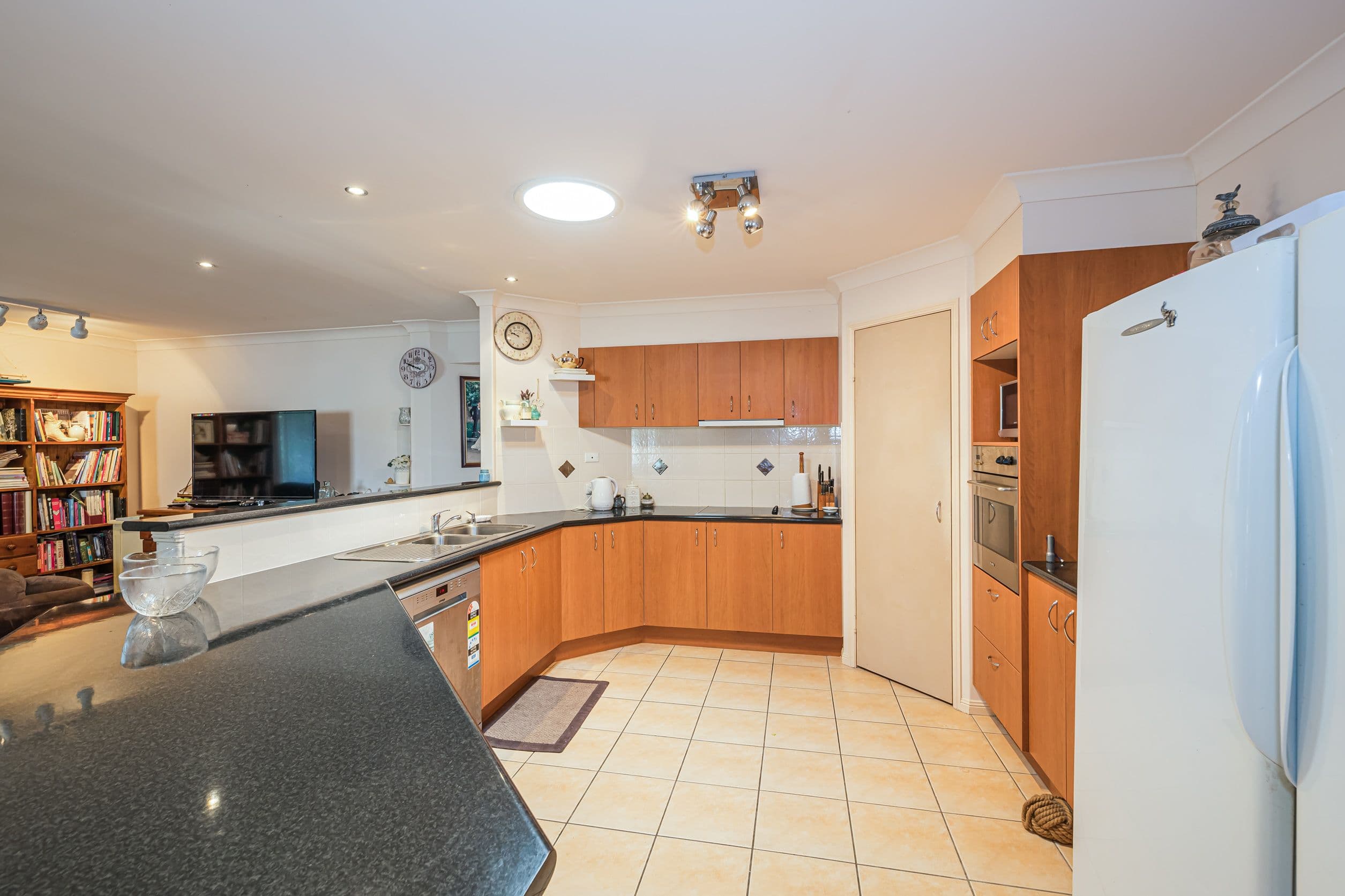 6 Tallow Court, Sandstone Point QLD 4511, Sandstone Point - Thumbnail 4