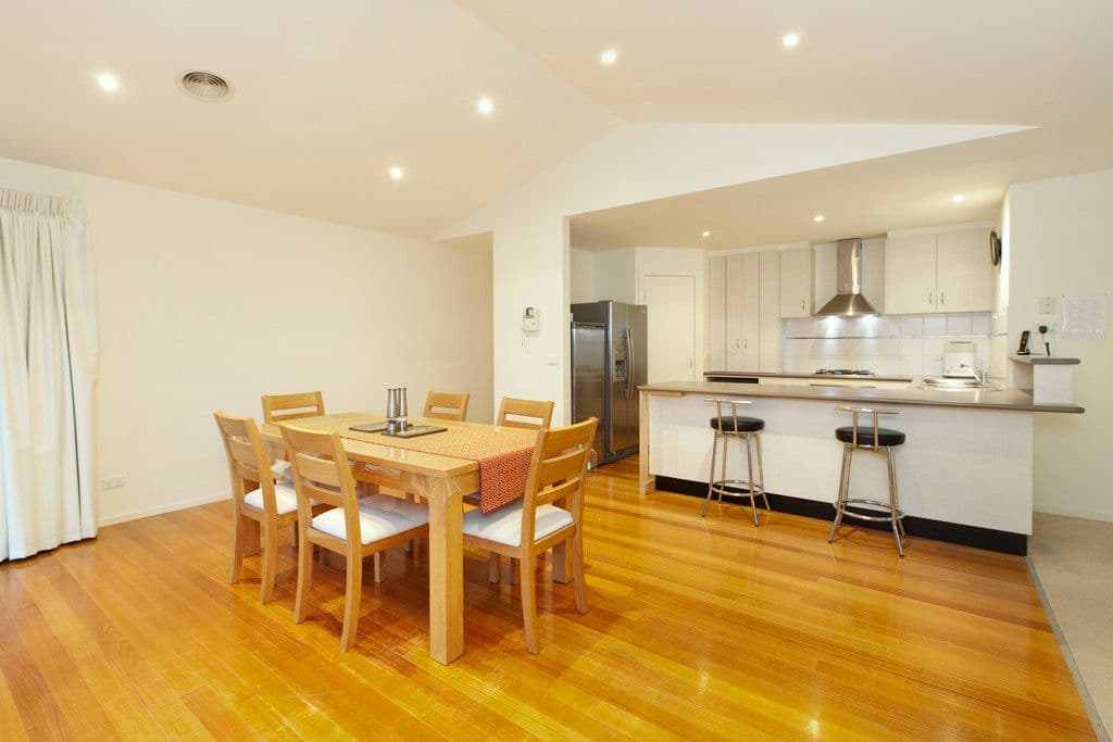 31 St Helens Avenue, Lake Gardens VIC 3355, Lake Gardens - Thumbnail 5