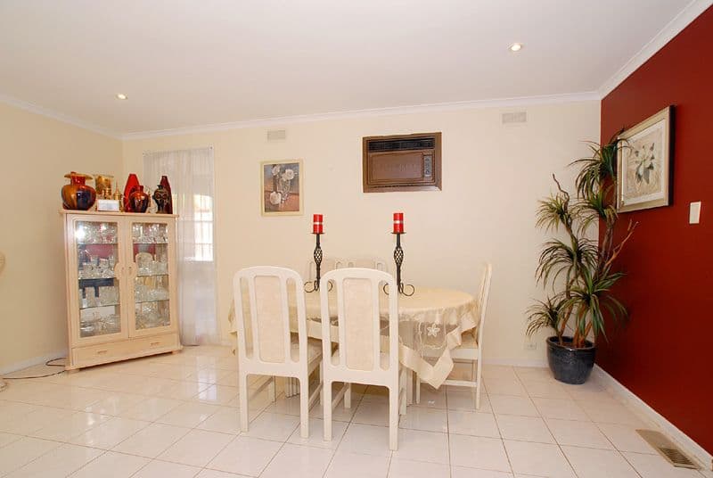 4 Kernot Crescent, NOBLE PARK NORTH VIC 3174, Noble Park North - Thumbnail 4