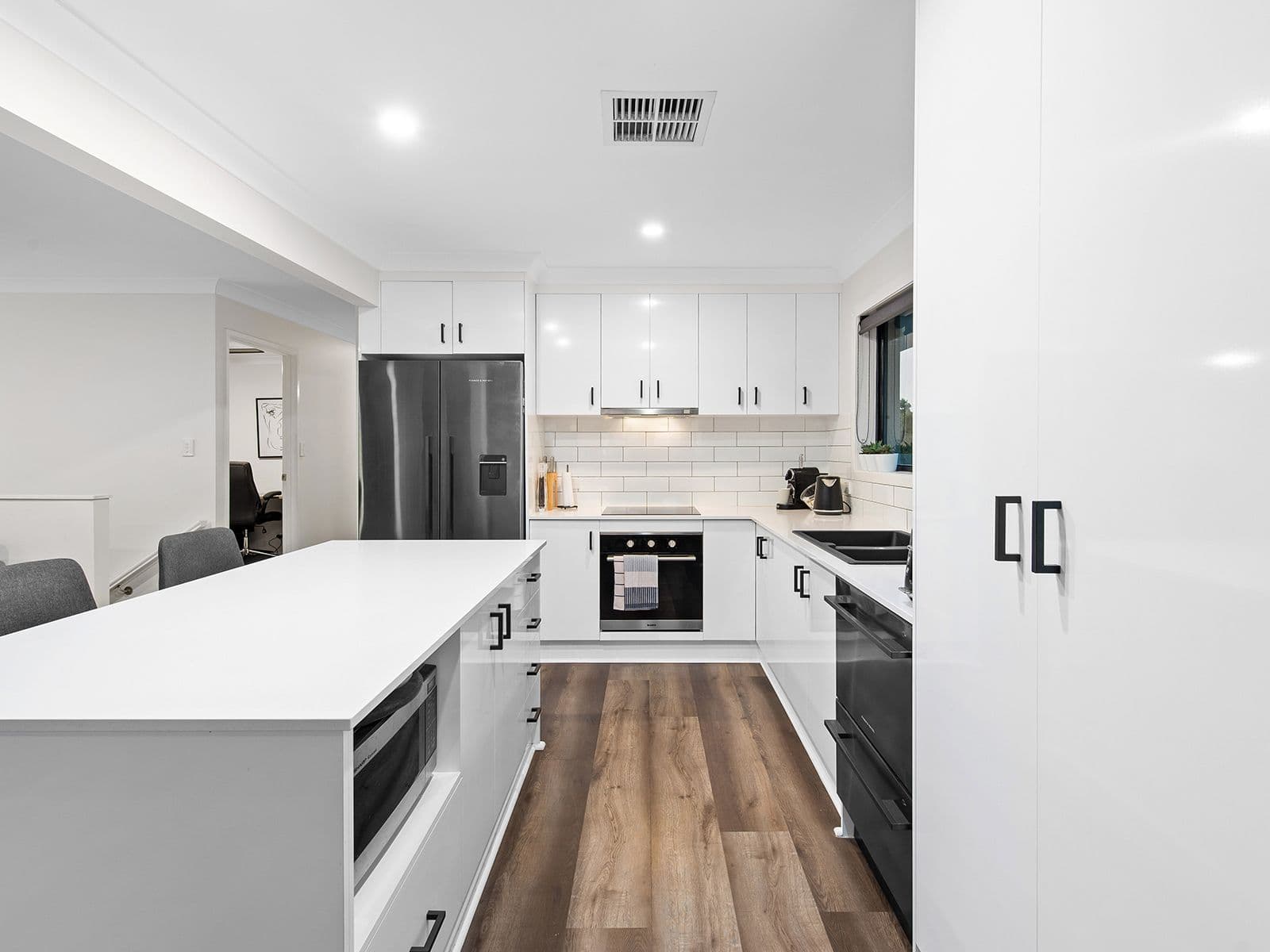 20 Sirocco Street, Jamboree Heights QLD 4074, Jamboree Heights - Thumbnail 5