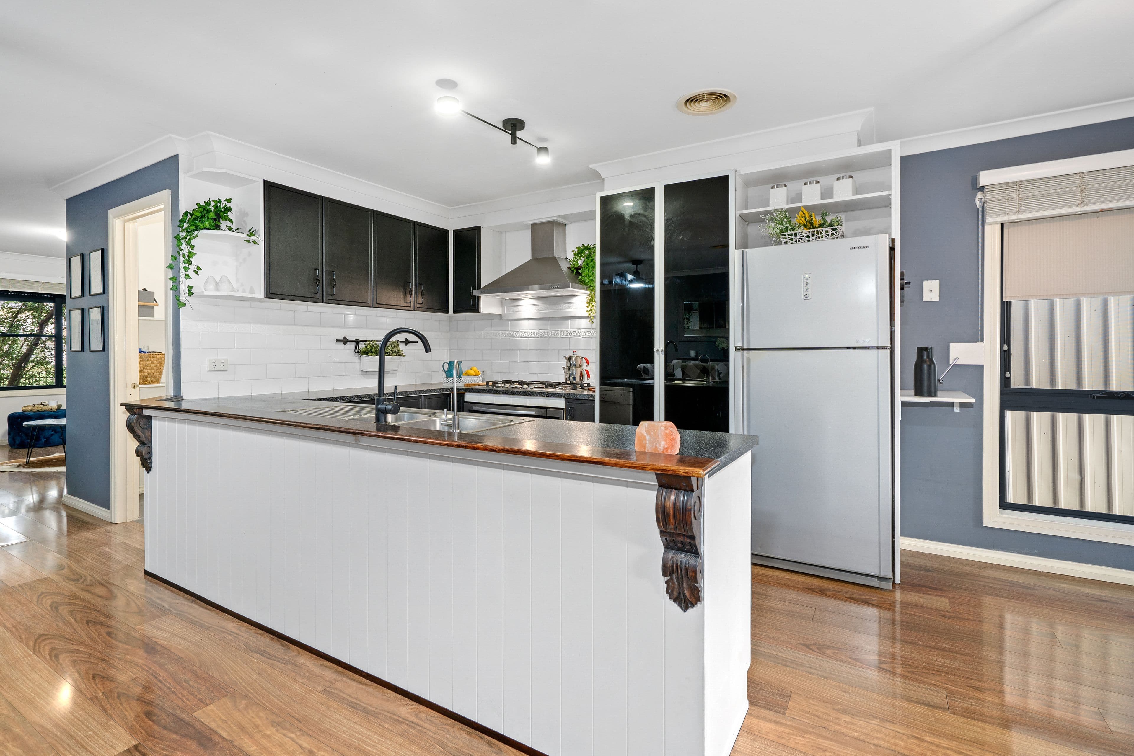 45 The Lakes Boulevard, South Morang VIC 3752, South Morang - Thumbnail 3