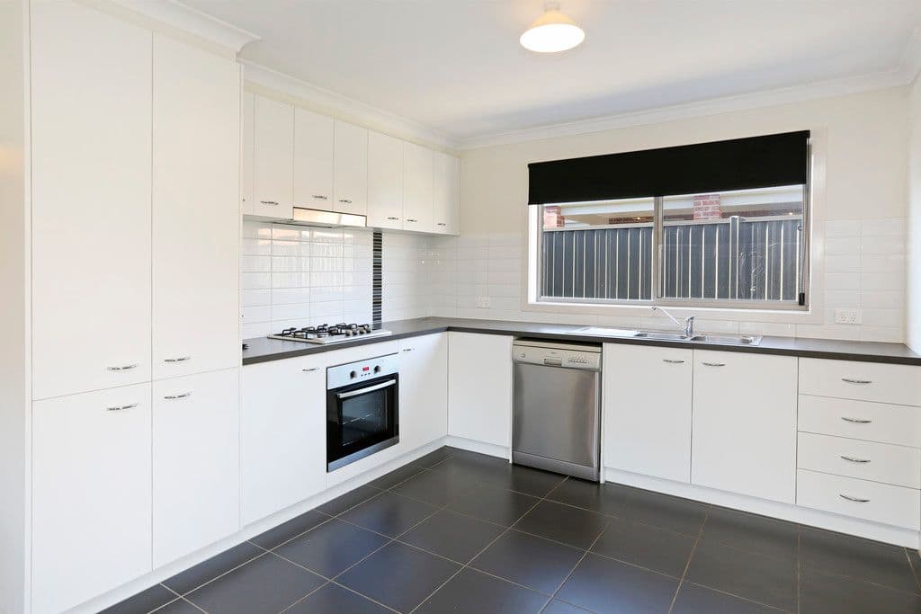 14 Yoorok Drive, Lara VIC 3212, Lara - Thumbnail 3