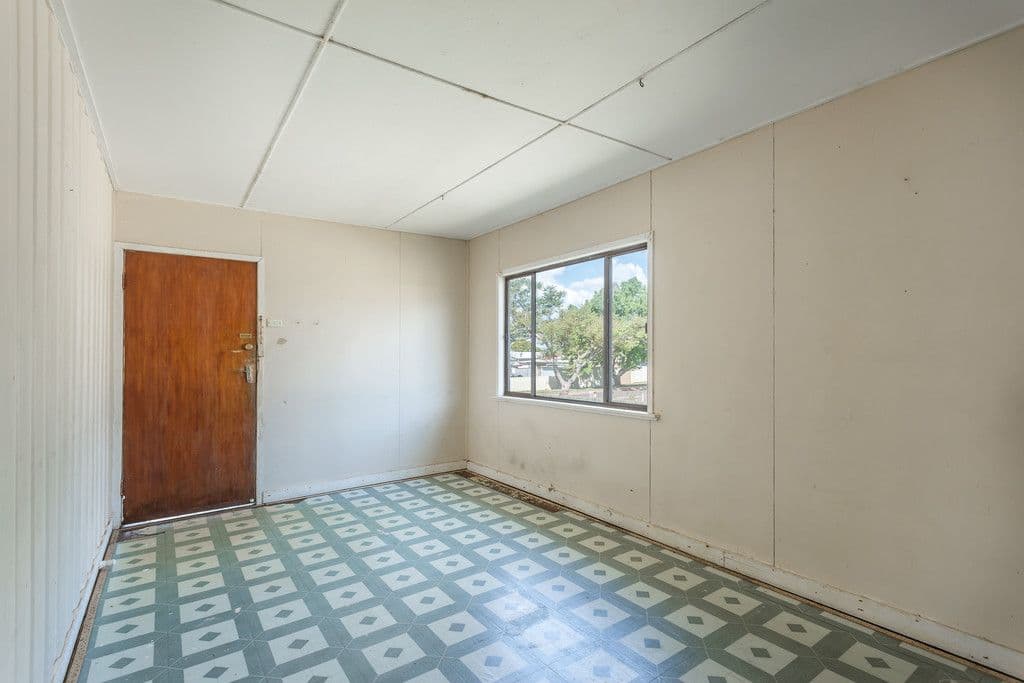 25 McDowall Street, Newtown QLD 4350, Newtown - Thumbnail 3