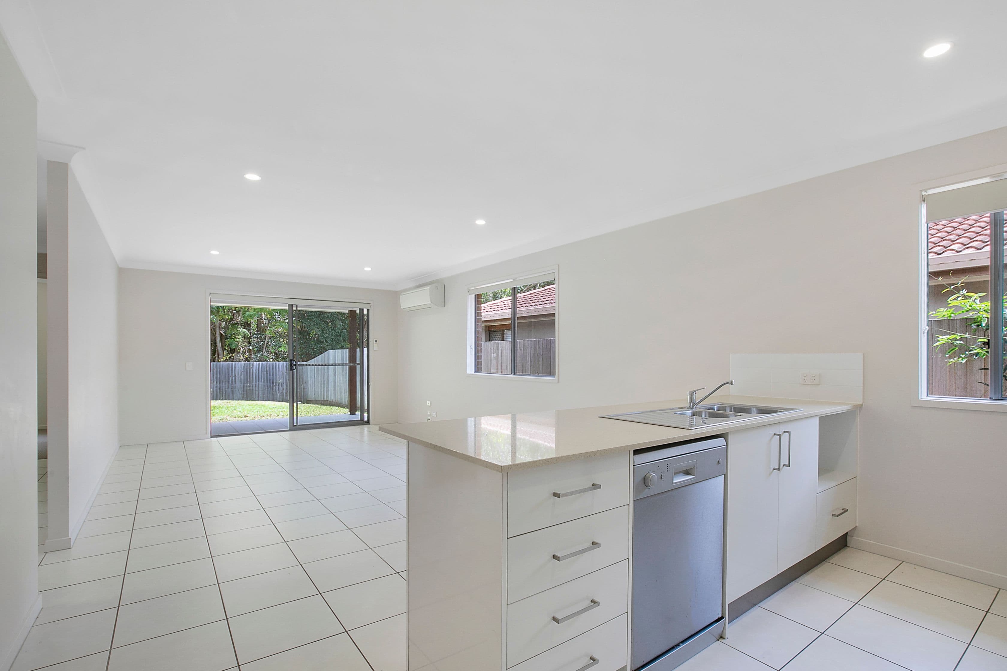 52 Langdon Street, Cleveland QLD 4163, Cleveland - Thumbnail 4