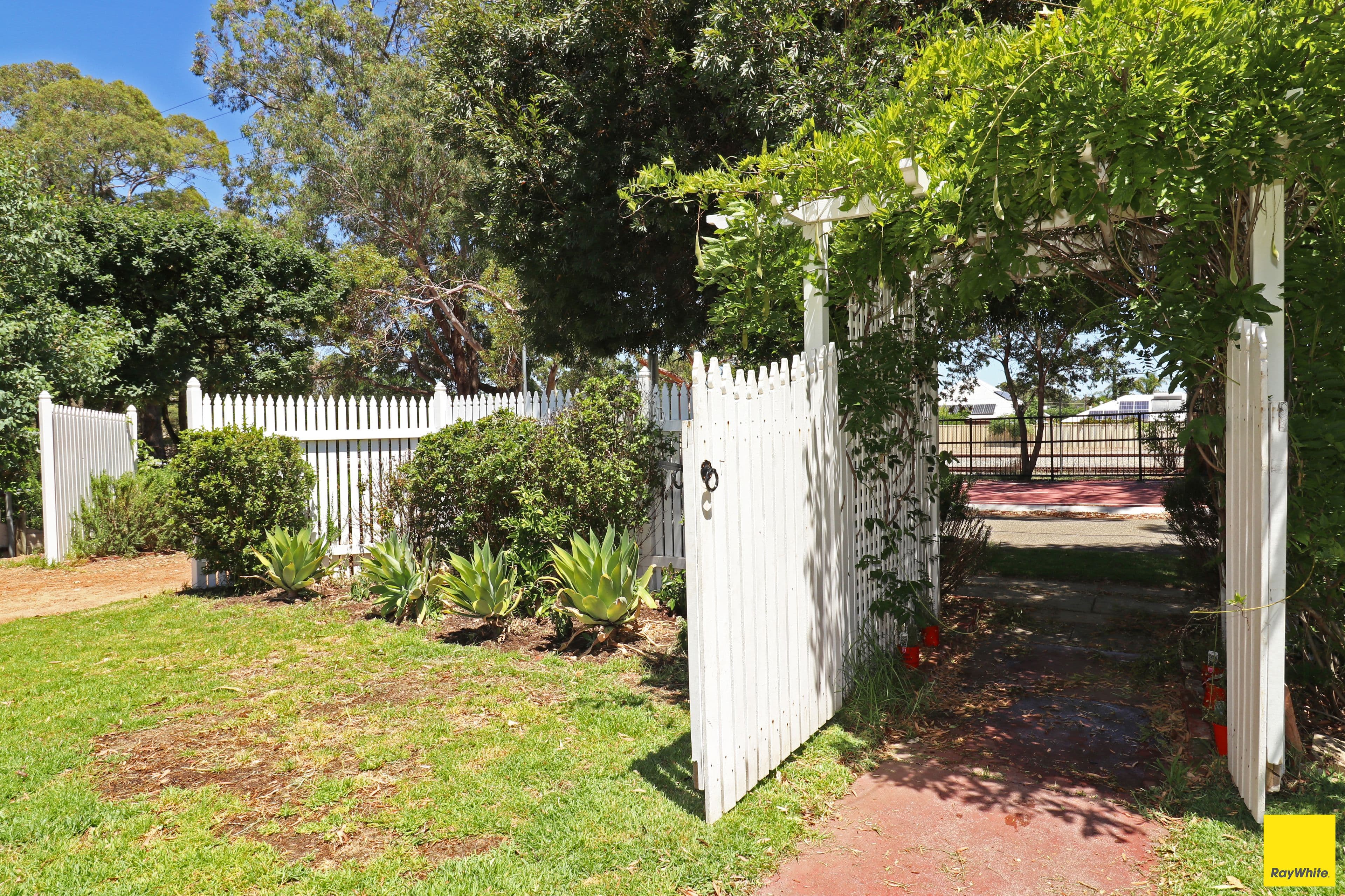 4 Railway Parade, Bassendean WA 6054, Bassendean - Thumbnail 3